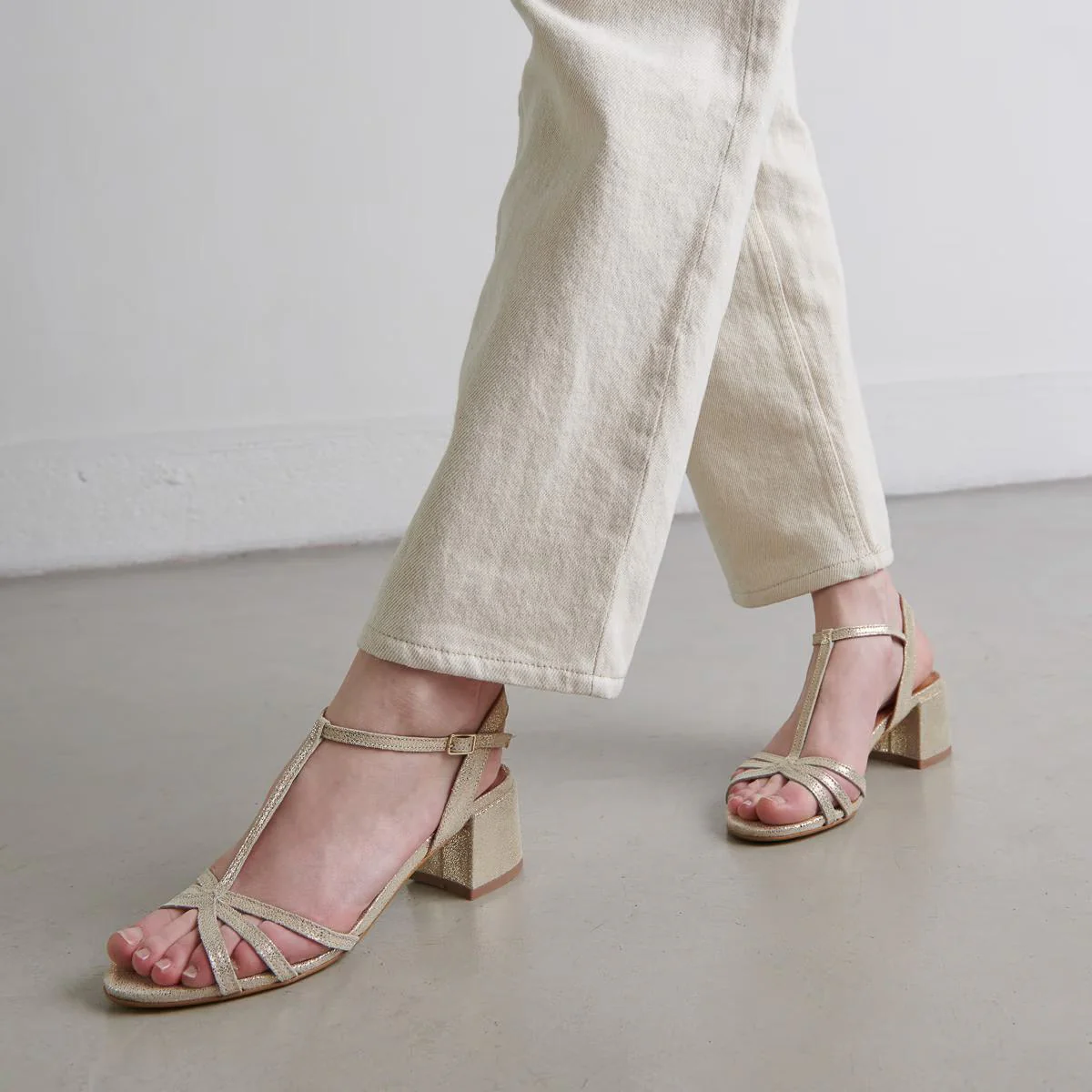 Sandales Adelia Velours Lamin Platine - Image 3