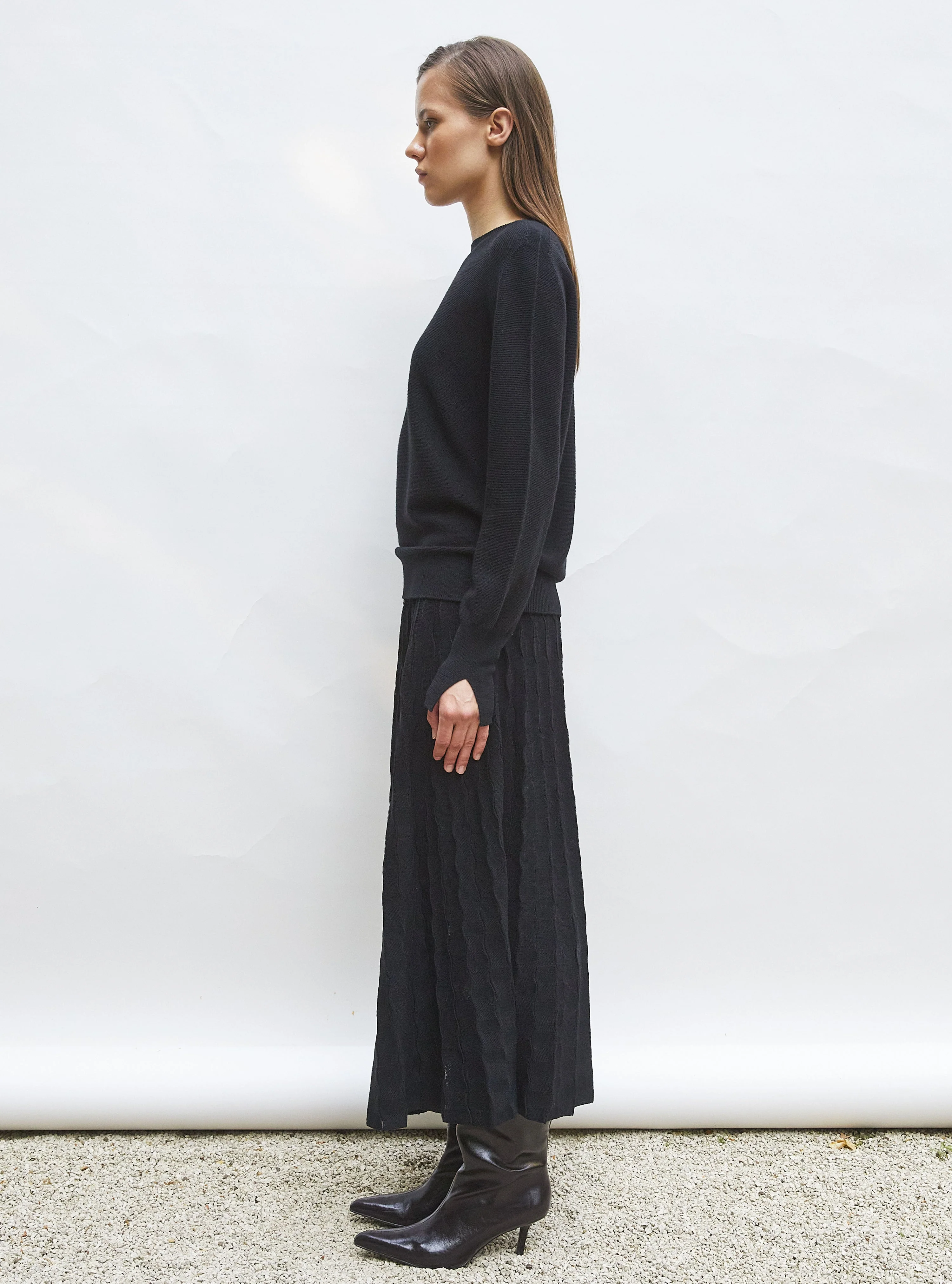 Skirt Delicate Deep-Black - Image 3