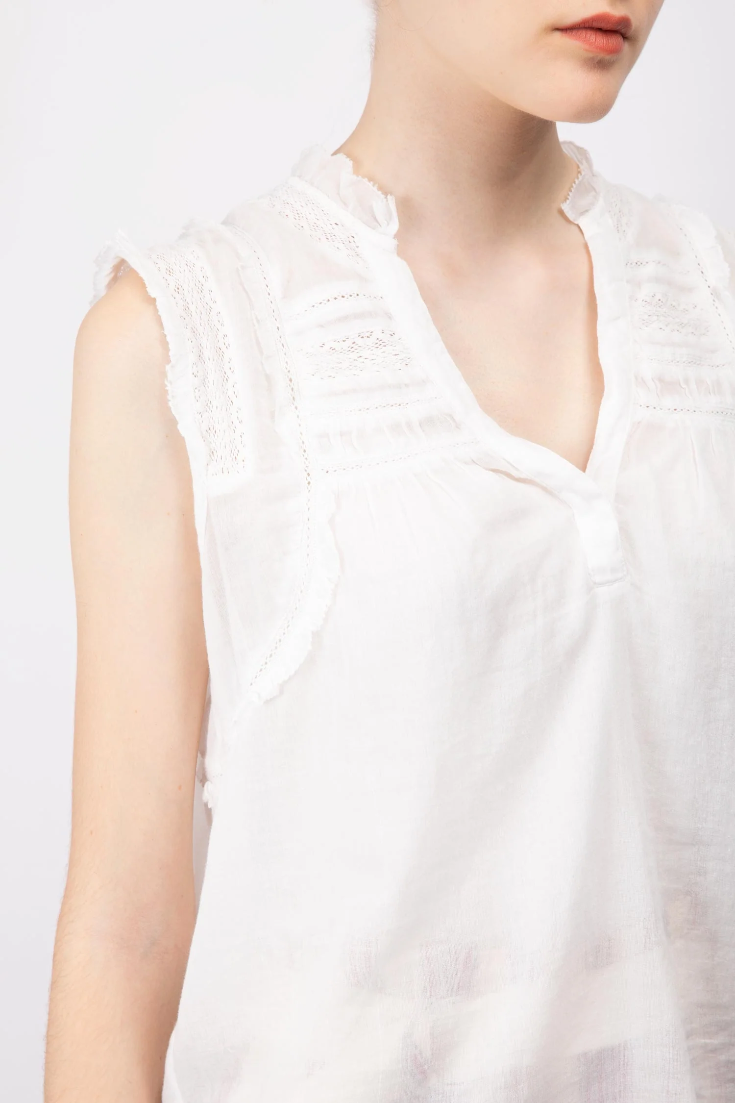 Sleeveless Lace Top - Image 4