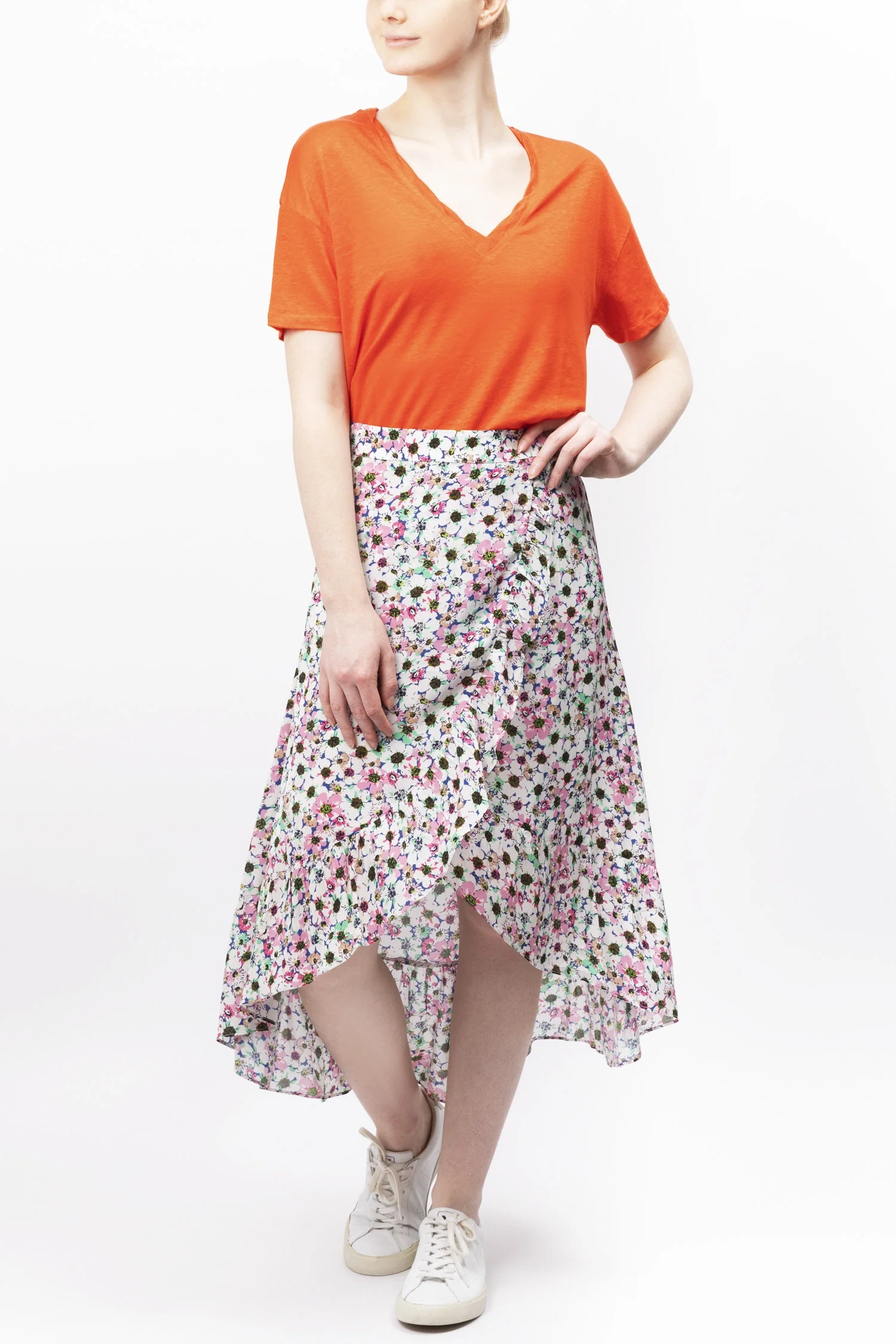 V-neck Linen T-shirt - Image 5